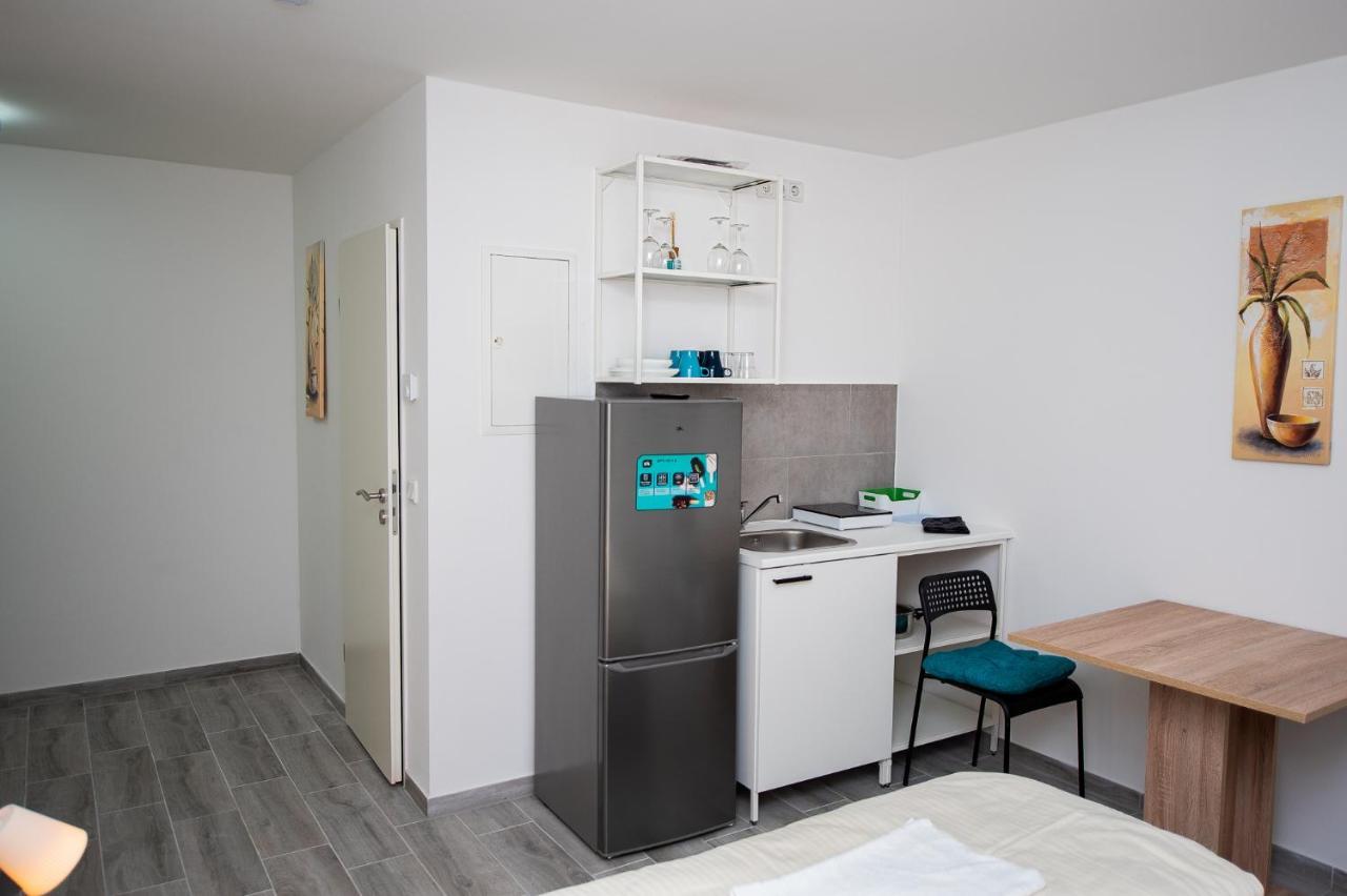 Modern Living Studio Kueche Netflix Inklusive Top Lage Nuremberg Ngoại thất bức ảnh