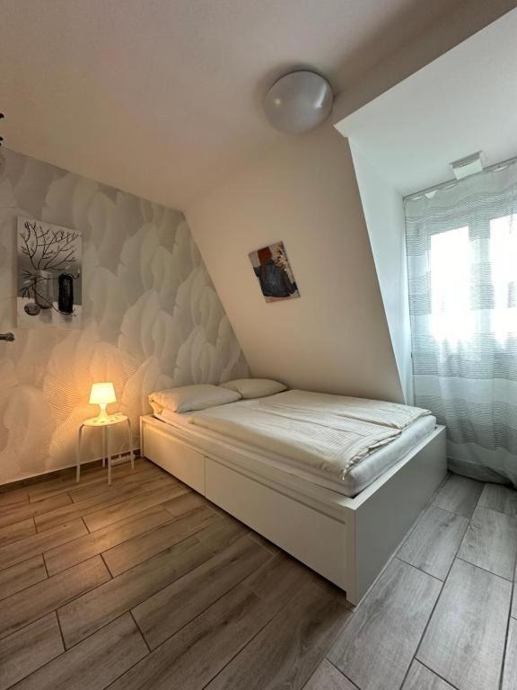 Modern Living Studio Kueche Netflix Inklusive Top Lage Nuremberg Ngoại thất bức ảnh